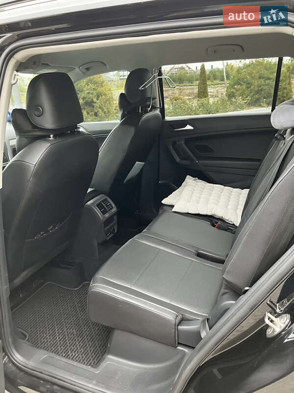 Внедорожник / Кроссовер Volkswagen Tiguan 2020 в Днепре