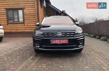 Позашляховик / Кросовер Volkswagen Tiguan 2018 в 