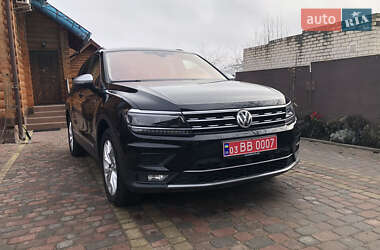 Позашляховик / Кросовер Volkswagen Tiguan 2018 в 