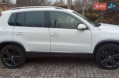 Внедорожник / Кроссовер Volkswagen Tiguan 2015 в Запорожье