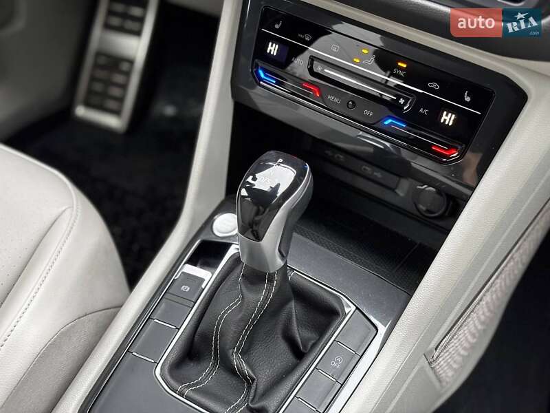 Внедорожник / Кроссовер Volkswagen Tiguan 2021 в Миргороде