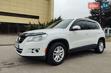 Внедорожник / Кроссовер Volkswagen Tiguan 2010 в 