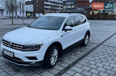 Внедорожник / Кроссовер Volkswagen Tiguan 2018 в Ровно