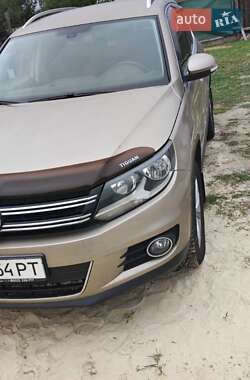 Позашляховик / Кросовер Volkswagen Tiguan 2011 в Києві