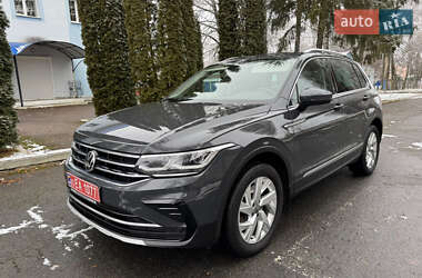 Внедорожник / Кроссовер Volkswagen Tiguan 2021 в Ровно