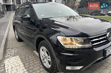 Внедорожник / Кроссовер Volkswagen Tiguan 2019 в Львове