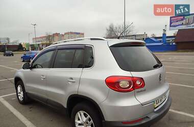 Позашляховик / Кросовер Volkswagen Tiguan 2010 в Києві