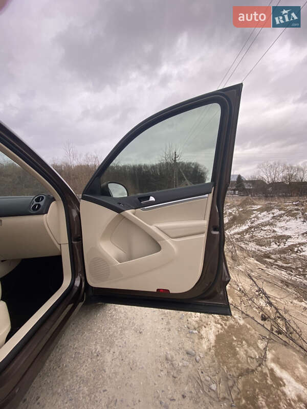 Внедорожник / Кроссовер Volkswagen Tiguan 2011 в Коломые