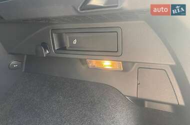 Внедорожник / Кроссовер Volkswagen Tiguan 2018 в 