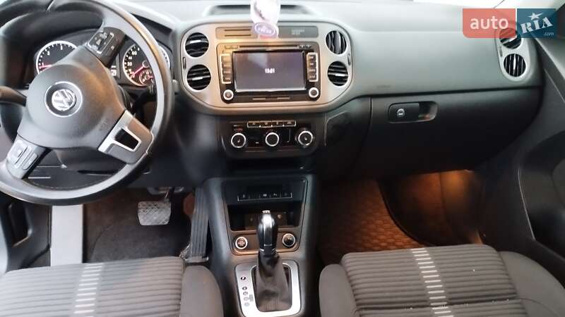 Внедорожник / Кроссовер Volkswagen Tiguan 2010 в Овруче