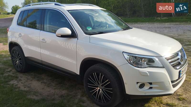 Внедорожник / Кроссовер Volkswagen Tiguan 2010 в Овруче
