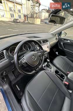 Внедорожник / Кроссовер Volkswagen Tiguan 2018 в 