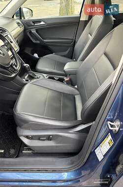 Внедорожник / Кроссовер Volkswagen Tiguan 2018 в 