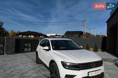 Внедорожник / Кроссовер Volkswagen Tiguan 2016 в Ужгороде