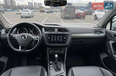 Позашляховик / Кросовер Volkswagen Tiguan 2018 в 