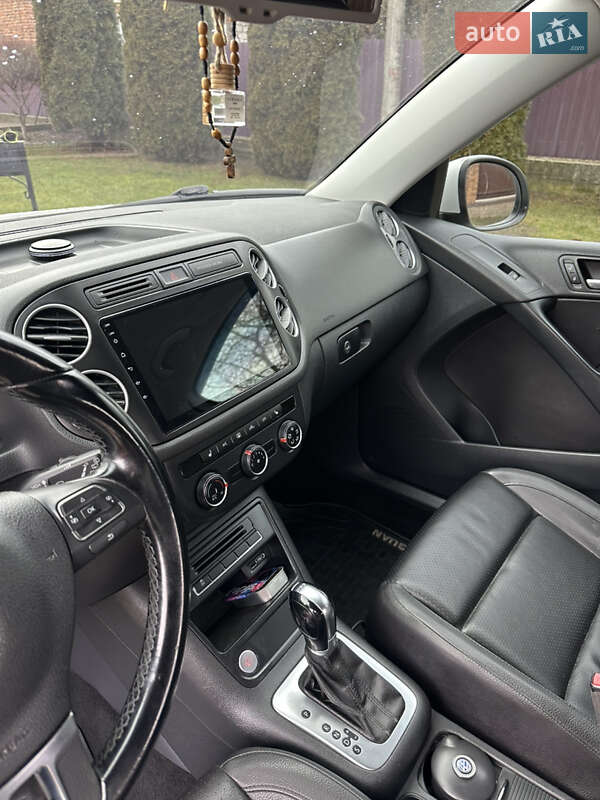 Внедорожник / Кроссовер Volkswagen Tiguan 2016 в Львове