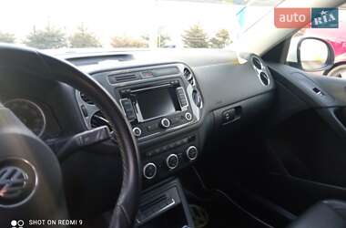 Внедорожник / Кроссовер Volkswagen Tiguan 2014 в 