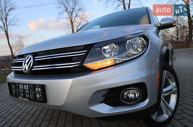 Позашляховик / Кросовер Volkswagen Tiguan 2016 в 
