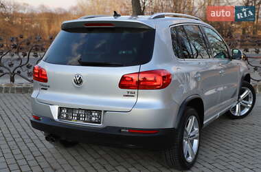 Позашляховик / Кросовер Volkswagen Tiguan 2016 в 