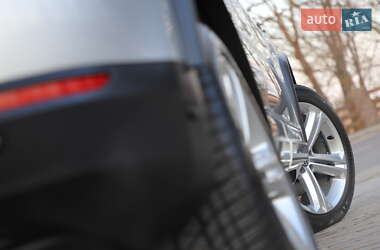 Позашляховик / Кросовер Volkswagen Tiguan 2016 в 