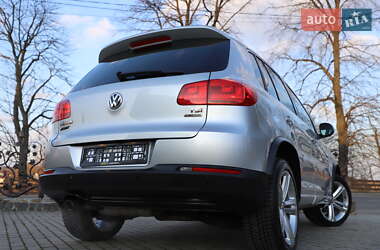 Позашляховик / Кросовер Volkswagen Tiguan 2016 в 