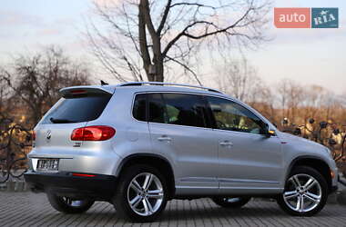 Позашляховик / Кросовер Volkswagen Tiguan 2016 в 