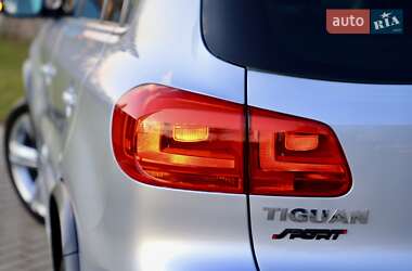 Позашляховик / Кросовер Volkswagen Tiguan 2016 в 