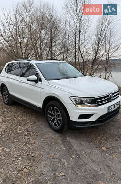 Внедорожник / Кроссовер Volkswagen Tiguan 2018 в Киеве