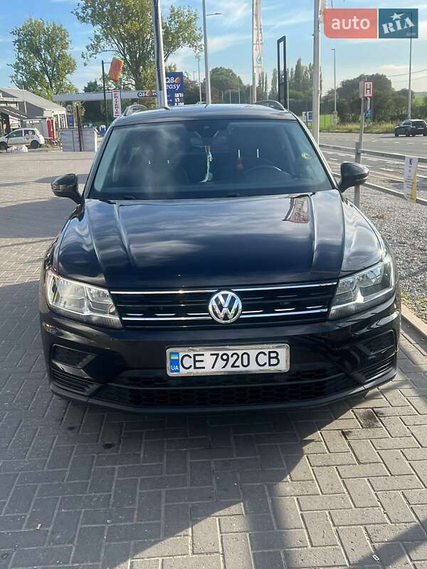 Позашляховик / Кросовер Volkswagen Tiguan 2017 в Чернівцях