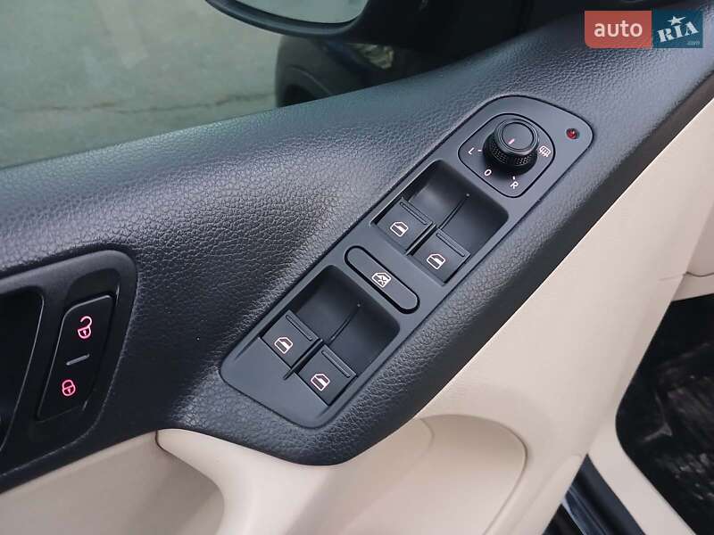 Внедорожник / Кроссовер Volkswagen Tiguan 2016 в Львове