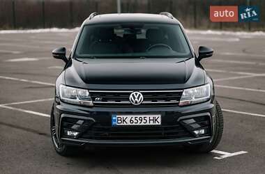 Внедорожник / Кроссовер Volkswagen Tiguan 2019 в 