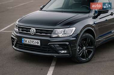 Внедорожник / Кроссовер Volkswagen Tiguan 2019 в 