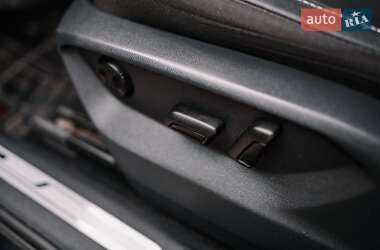Внедорожник / Кроссовер Volkswagen Tiguan 2019 в 