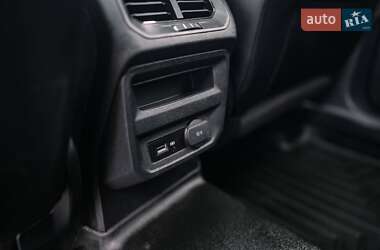Внедорожник / Кроссовер Volkswagen Tiguan 2019 в 