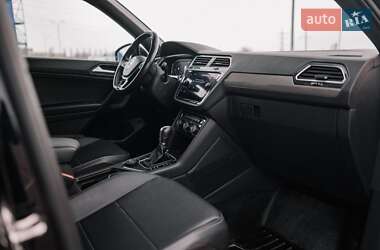 Внедорожник / Кроссовер Volkswagen Tiguan 2019 в 