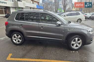 Внедорожник / Кроссовер Volkswagen Tiguan 2015 в Киеве