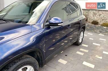 Внедорожник / Кроссовер Volkswagen Tiguan 2016 в 