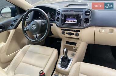 Внедорожник / Кроссовер Volkswagen Tiguan 2016 в 