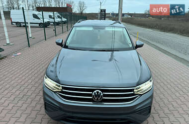 Позашляховик / Кросовер Volkswagen Tiguan 2022 в Рівному