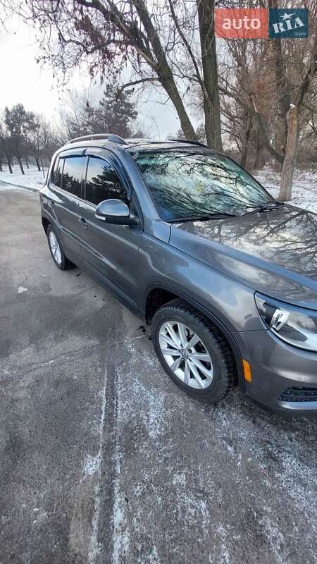 Внедорожник / Кроссовер Volkswagen Tiguan 2015 в Днепре