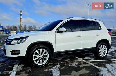 Внедорожник / Кроссовер Volkswagen Tiguan 2014 в Днепре