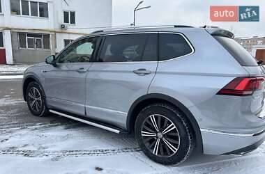 Позашляховик / Кросовер Volkswagen Tiguan 2020 в 