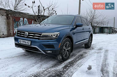 Внедорожник / Кроссовер Volkswagen Tiguan 2017 в Терновке