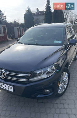 Позашляховик / Кросовер Volkswagen Tiguan 2014 в 