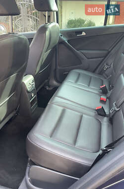 Позашляховик / Кросовер Volkswagen Tiguan 2014 в 
