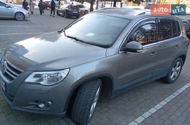 Позашляховик / Кросовер Volkswagen Tiguan 2010 в Рівному