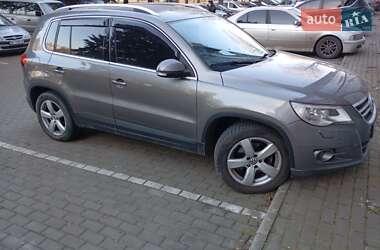 Внедорожник / Кроссовер Volkswagen Tiguan 2010 в 