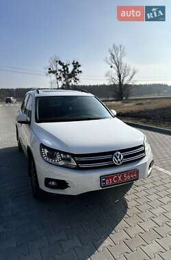 Внедорожник / Кроссовер Volkswagen Tiguan 2011 в Бродах