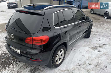 Внедорожник / Кроссовер Volkswagen Tiguan 2013 в Днепре