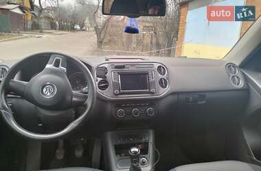 Внедорожник / Кроссовер Volkswagen Tiguan 2015 в 